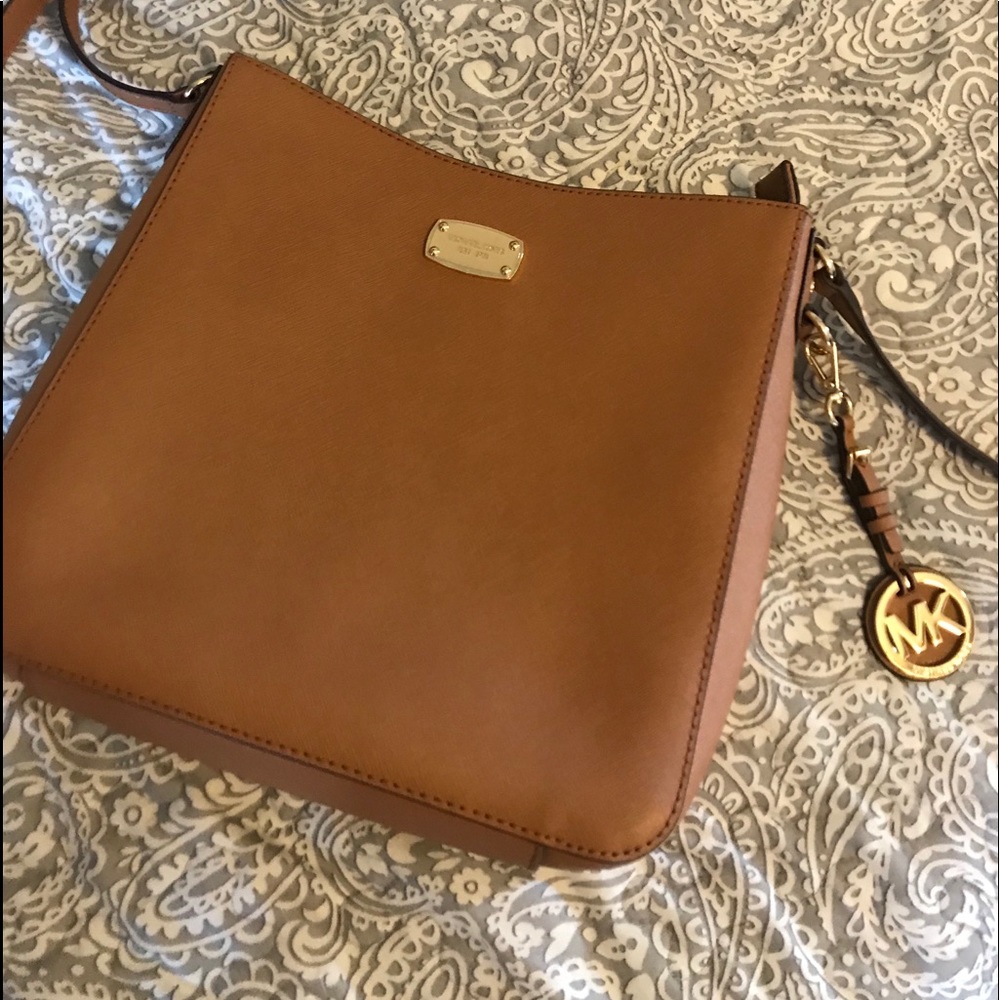 Michael Kors crossbody bag like new